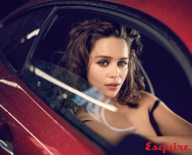 龙母Emilia Clarke演绎《Esquire》11月刊性感时尚大片 | 摄影 Vincent Peters