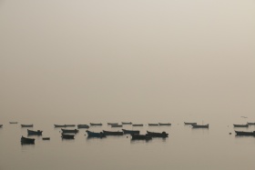 《雾霾下的渔人码头》
