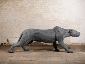 Kendra Haste |栩栩如生的镀锌丝动物雕塑