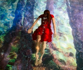 Susanna Majuri | 独特的水下超现实摄影