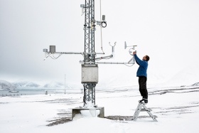摄影师Anna Filipova 镜头里最孤独的职业 | 北极气象观测员