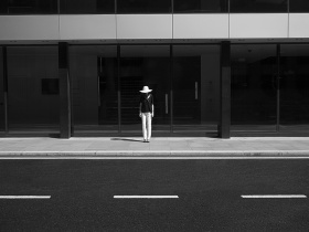 摄影师Rupert Vandervell黑白影像｜孤独街头