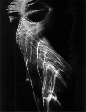 摄影师Brett Weston黑白摄影 ｜  水下人体