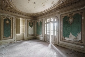 Mirna Pavlovic | 被遗弃的欧洲宫殿
