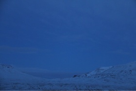 深蓝色的冰岛