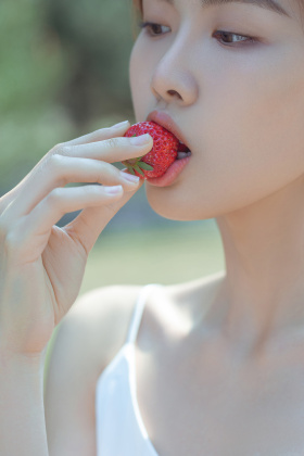 草莓味的夏天