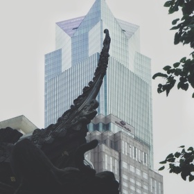 闹市古刹