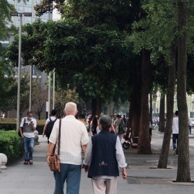 生活在21世纪的年轻人视角