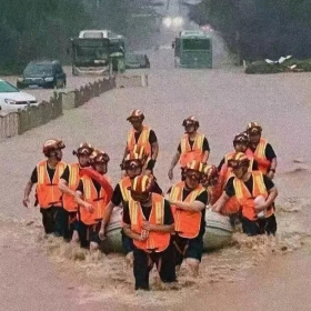 洪水