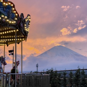 黄昏下的富士山