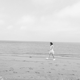 既叹行路难，又作逍遥游