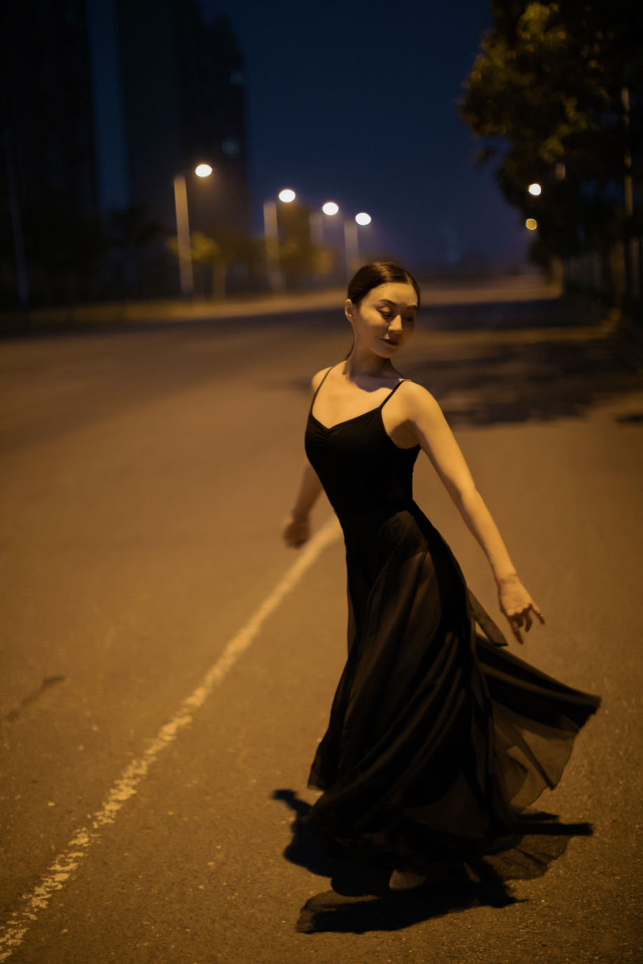 在夜里跳舞