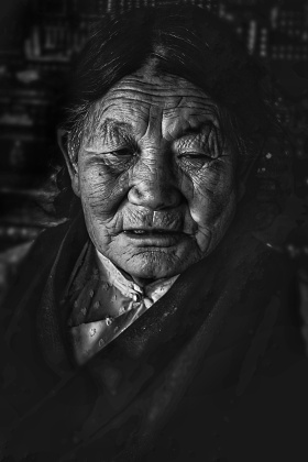 岁月的沟壑，藏族老人