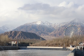 山湖辽阔