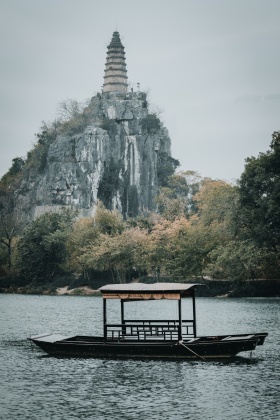 雾锁山城