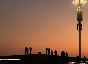 夕阳下的他们