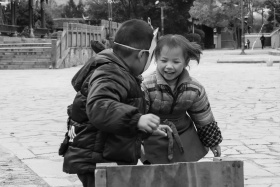 《黑与白》