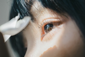 看，这是她的眼睛