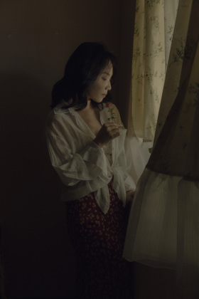 侧耳倾听