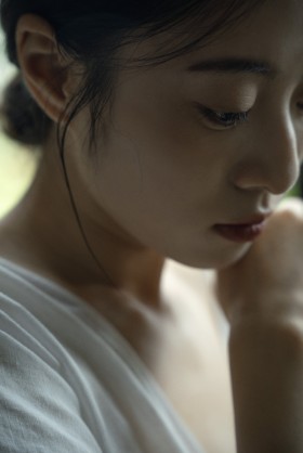在发霉的雨季里