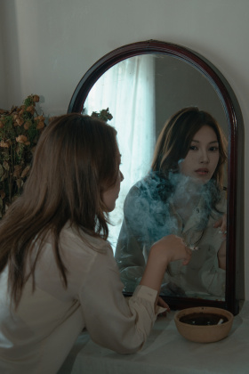 烟蝶烙静 报褶藏夏