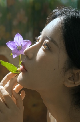 青梅如微