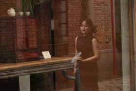 她不光美好，还特别神秘