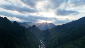 云朵是天空的情书