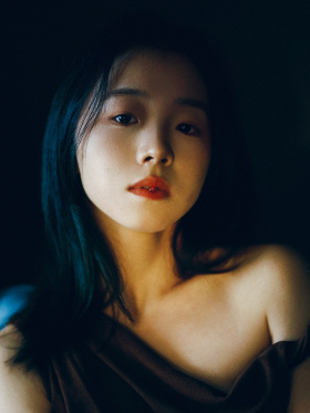 犹如午夜的红酒
