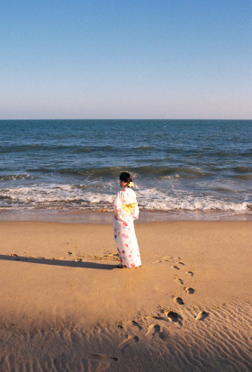 在夏天结束之前再去一次海边吧