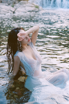 水