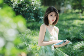 光落在绿意里
