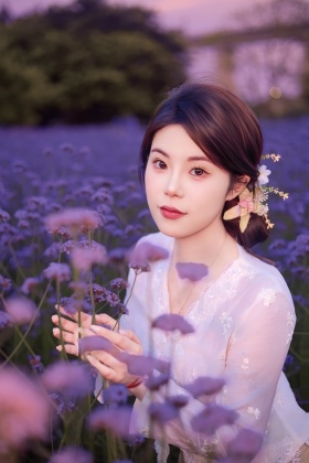 一生只为拍美妞的摄影师
