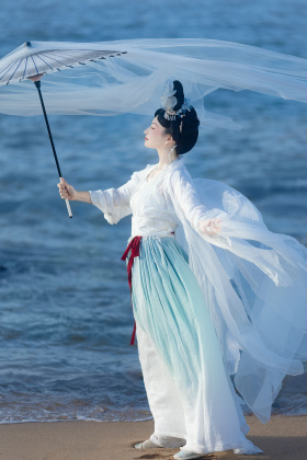 美人倚浪