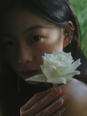 身上披覆了寓言而浑然不知