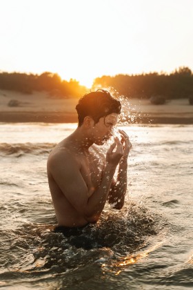 逐浪向光  心栖山海