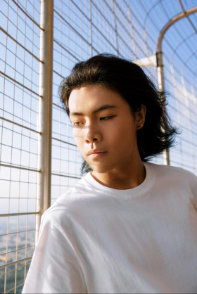 他说，要等场完整的日落