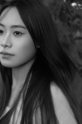 她从光中来 带着自由的风