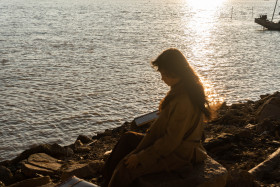 帆落处 风浸黄昏柔