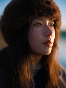 光影如诗，海鸥如画。