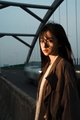 晚风藏着未说的话