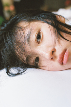 总有一束光的出现，照亮你的春夏秋冬。