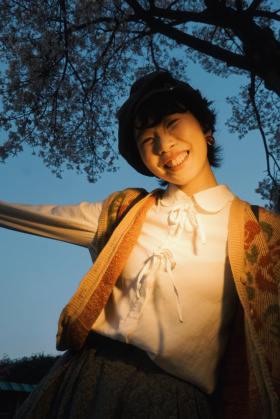 荒芜里盛开的春