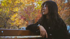 在秋天，借一条路私语