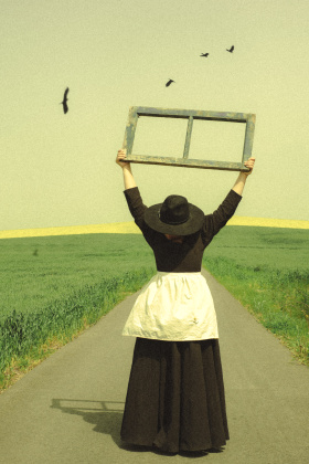 成为自己的窗户，而非他人随意进出的门。