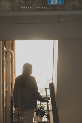 哪一天起不轻易露出表情