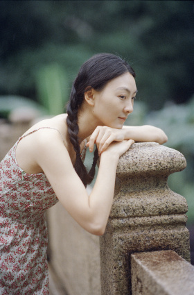 晴天时爱晴，雨天时爱雨。