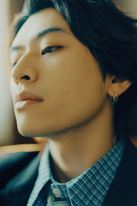 不喧哗，自有声