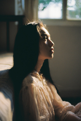 窗外吻进来的光