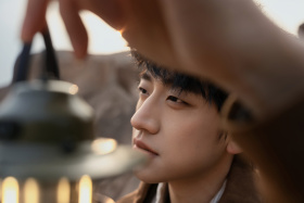 “人们把难言的爱埋入土壤里”